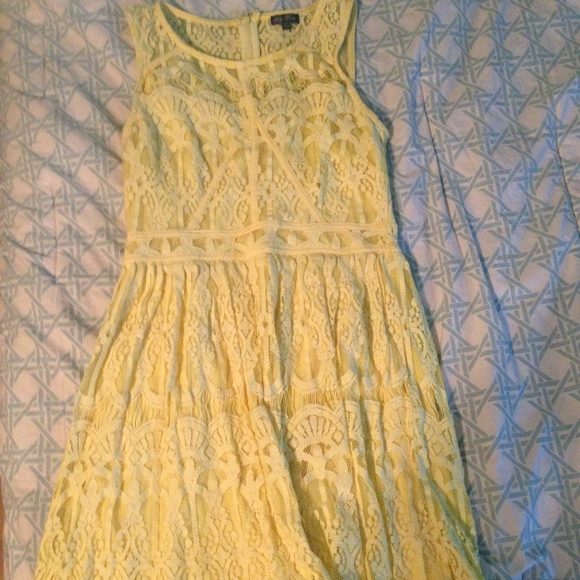 Lily Rose Dresses & Skirts - Lily Rose Yellow Lace Dress
